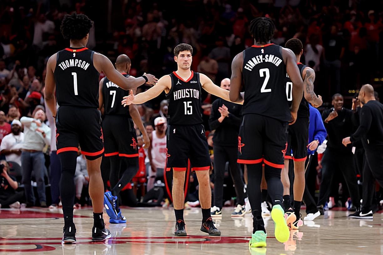 开云注册平台-又一次一分未得又如何？都这样了火箭甚至还敢让他进入先发阵容？